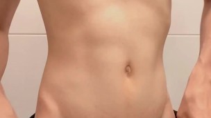 TWINK JERKING OFF
