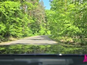 Polska prostytutka sprzedaje swoje ciało w lesie. Czy korzystając z jej usług jej pomagasz? 5/16