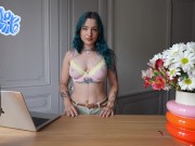 Entretien d'embauche pour être mon jouet sexuel - POV Role Play par une Française Poilue 6/16