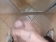 Mi sego pensando alla mia figliastra ,con tanta sborra sullo specchio 2/16