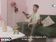 Milf latina seduce y entrega su coño a su pequeño hermanastro. 1/16