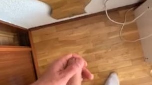 I jerk off my dick in front of the mirror