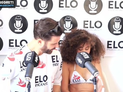 MI SEDUCE E POI MI SCOPA DURANTE UN'INTERVISTA con ELO PICANTE