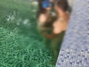 سکس با نفر سوم تو استخر کیر کلفت داخل آب میکنه منو - Screenshot 2 of 16 - Pool