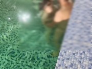 سکس با نفر سوم تو استخر کیر کلفت داخل آب میکنه منو - Screenshot 3 of 16 - Iran