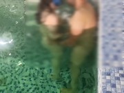 سکس با نفر سوم تو استخر کیر کلفت داخل آب میکنه منو - Screenshot 9 of 16 - Persian