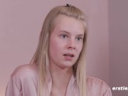 Ersties - Jolien in sexy Lingerie verwöhnt ihre zarte Pussy 13/16