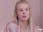 Ersties - Jolien in sexy Lingerie verwöhnt ihre zarte Pussy 7/16