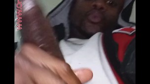 Huge 9" Uncut BBC🐓. Handsome man. Huge cum load\Shower. 3D+POV 💯🐓🔥.