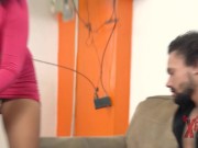 Novia sumisa acepta tener sexo con desconocida si es enviada como correspondencia 10/16