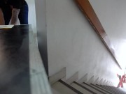 Novia sumisa acepta tener sexo con desconocida si es enviada como correspondencia 3/16