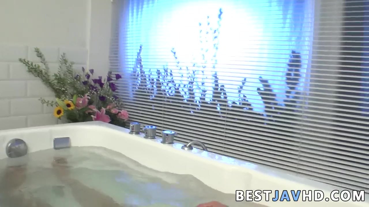 Shaved puss Japanese schoolgirl Suzu Ichinose creampied in uncensored JAV! - RedTube