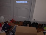 Ma voisine nympho me fait visiter son appartement et sa chatte poilue - Française ALT Baise Hard 1/16