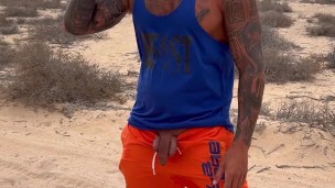 Vaper and piss in the beach