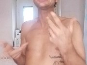 Mi doccio e mi faccio un mega segone con tata sborra calda che schizza 3/16