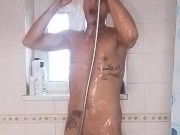 Mi doccio e mi faccio un mega segone con tata sborra calda che schizza 5/16