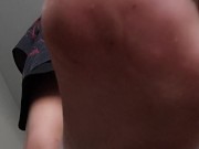 Füße, Erniedrigung, stinkigen Sohlen: ich mache dich zu meinem Fuß sklaven und mache dich runter 13/16