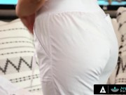 Gorgeous Masseuse Knows What To Do With Stress Client 3/16