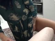 ساک زدن نامادری حشری و شهوتی که تازه از خرید اومده خونه و شوهرش خونه نیست 6/16