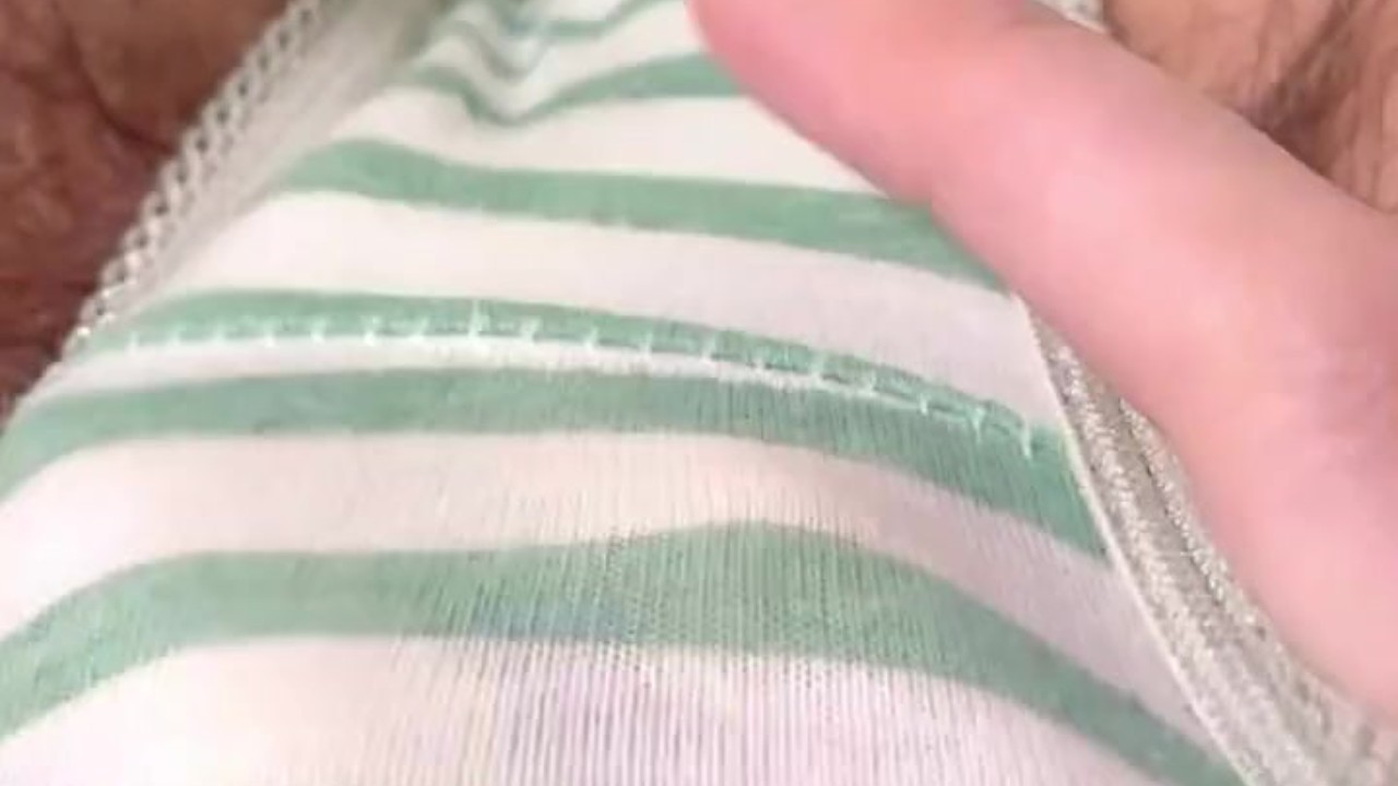 濡れ音すごすぎ♡剛毛素人が喘ぎまくり指オナニー♡しましまパンティの中でイっちゃう♡【個人撮影】 - Free Sex Video - RedTube