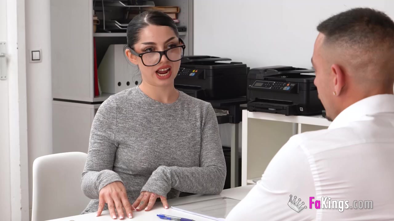 Another dude that wants to become a porn performer! You gotta pass Roma Amor's test, buddy