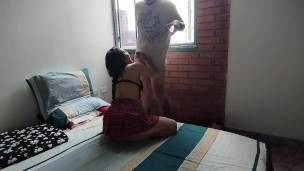 Latina de 18 años da una super mamada se traga la leche