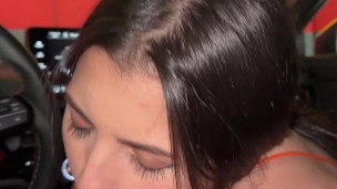 LATINA SLUT PAID ME THE RIDE WITH A BLOWJOB