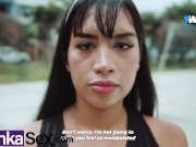 Peruana de redondo culo de 18 años es capturada por un negro de verga grande mientras jugaba voley 7/16