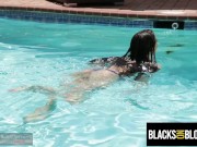 Hot Brunette Gia Paige Twerks on a BBC 1/16