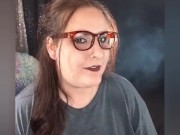 Smoking Girl Live Stream Chatting - Screenshot 10 of 16 - Smoking Fetish