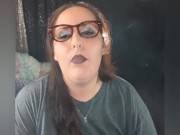 Smoking Girl Live Stream Chatting - Screenshot 3 of 16 - BBW