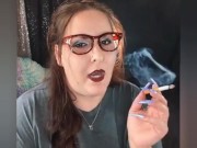 Smoking Girl Live Stream Chatting - Screenshot 6 of 16 - Big Tits