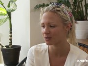 Ersties - Sexy deutsche Blondine fingert im heißen Solo 11/16