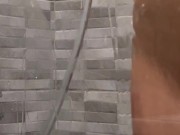 Красивая блондинка принимает душ - Screenshot 10 of 16 - душ