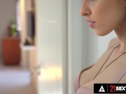 Steamiest Lesbian Threesome With The Hottest Girls 1/16