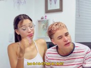 MAS DURO!! Gemía mientras llegaba al orgasmo en una terapia de pareja 3/16