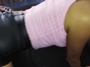 Me hace venir a SQUIRTS y me usa de perrito con la pucha super mojada