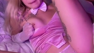 Baby After a Corporate Party Decided to Have Fun with a Pink Dildo and Cums