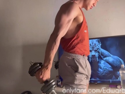 JhonBianco aesthetic stallion shows his body and masturbates his thick cock