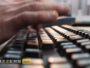 BRAZZERS - Kendra Sunderland & Kayley Gunner Compete On Zac's Cock For The Extra Bonus At Work 1/16