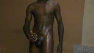 AFRICAN MUSCULAR - HULK GUY WITH MASSIVE COCK GETTING NAKED