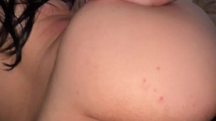 Me follo a mi amiga en el campamento cuando su novio se descuida | NOS DESCUBREN