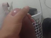 Así se masajea una rica verga