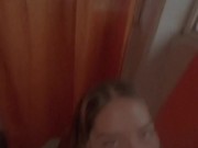 Jovencita Tetona da Oral y es Follada muy Rico!