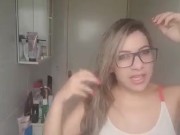 lavei o cabelo e apareceu as tetas 15/16