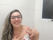 lavei o cabelo e apareceu as tetas 2/16