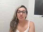 lavei o cabelo e apareceu as tetas 4/16