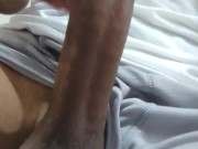 Chico con gran verga morena se masturba 4/16