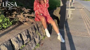 Mujer caliente se exhibe y toca a si misma e bus publico