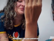 HERMOSAS UÑAS! Le dieron ganas de chuparle la cuca mientras hacía manicure 3/16